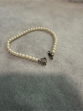 Childs Classic Ivory Pearl Bracelet